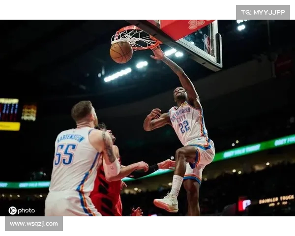 激烈角逐瞬间 NBA赛场精彩对决引爆球迷激情